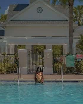 Hôtel cinq étoiles vs hôtel trois étoiles