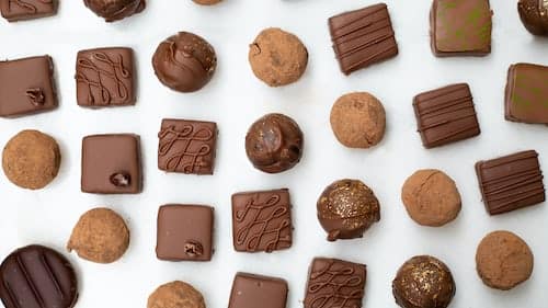 Fabrique de chocolat : Guide ultime des étapes clés et astuces